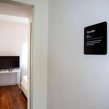 Modern And Stylish Flat Next To Metro *