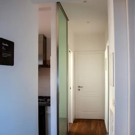 Modern And Stylish Flat Next To Metro Apartamento Roma