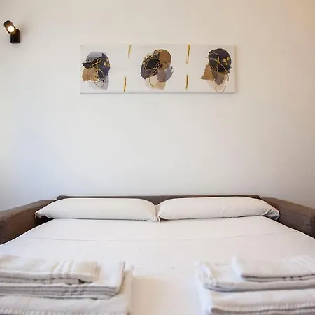 Modern And Stylish Flat Next To Metro Apartment *