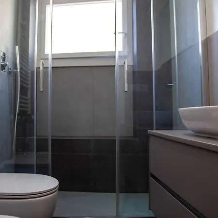 Modern And Stylish Flat Next To Metro Rome