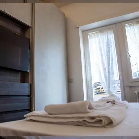 Modern And Stylish Flat Next To Metro *