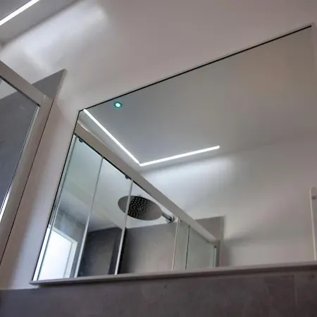 Modern And Stylish Flat Next To Metro Rome